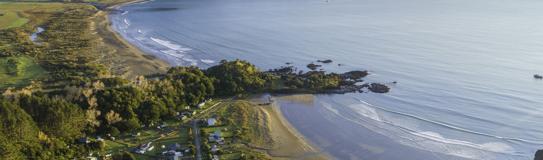 179747-wharekahika-hicks-bay.jpg