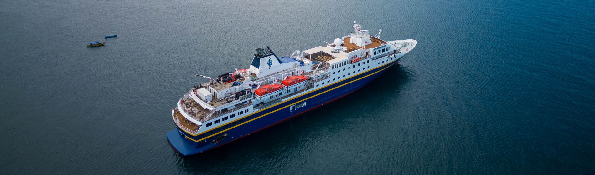 heritage_adventurer_at_sea_heritage_expeditions.jpg