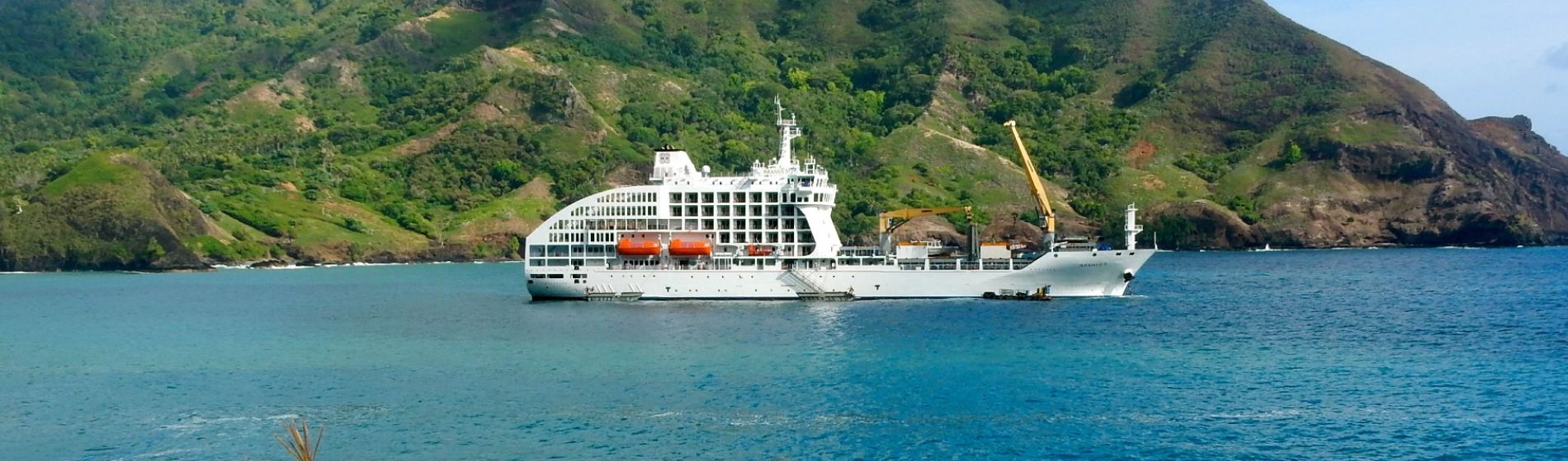 inseln_von_tahiti-frachtschiff_aranui-marquesas_inseln-copyright_aranui_cruises_3.jpg