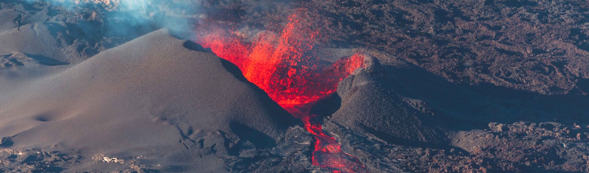 la_r_union_-_piton_de_la_fournaise.jpg