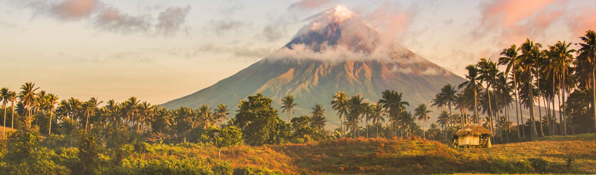 mayon_volcano_in_legazpi_city_philippinen.jpg