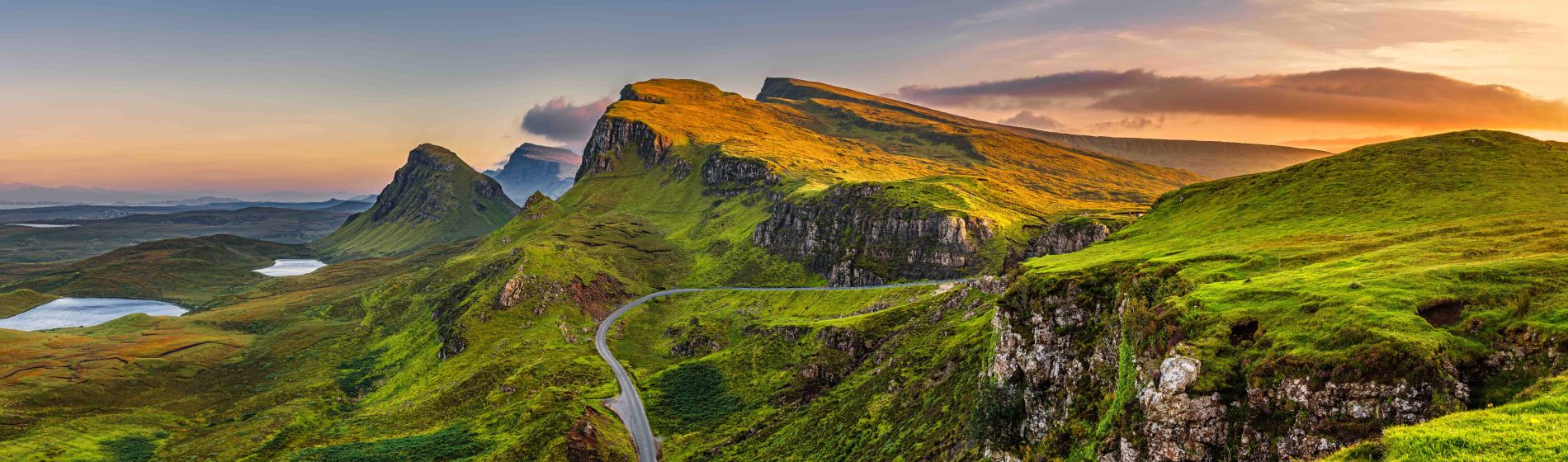 panorama_von_quiraing_berge_sonnenuntergang_auf_isle_of_skye.jpg