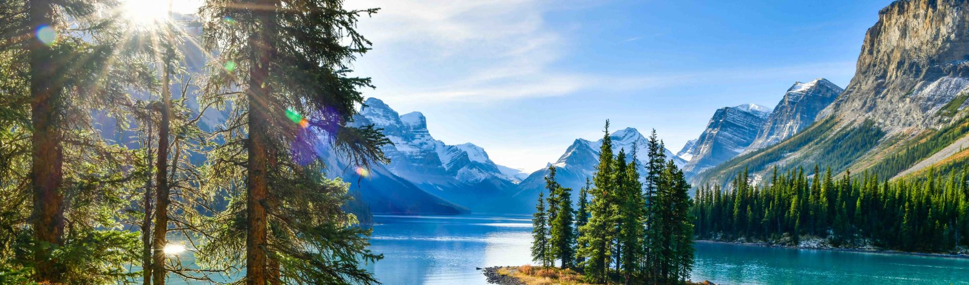 spirit_island_in_maligne_lake_jasper_national_park_alberta_kanada.jpg