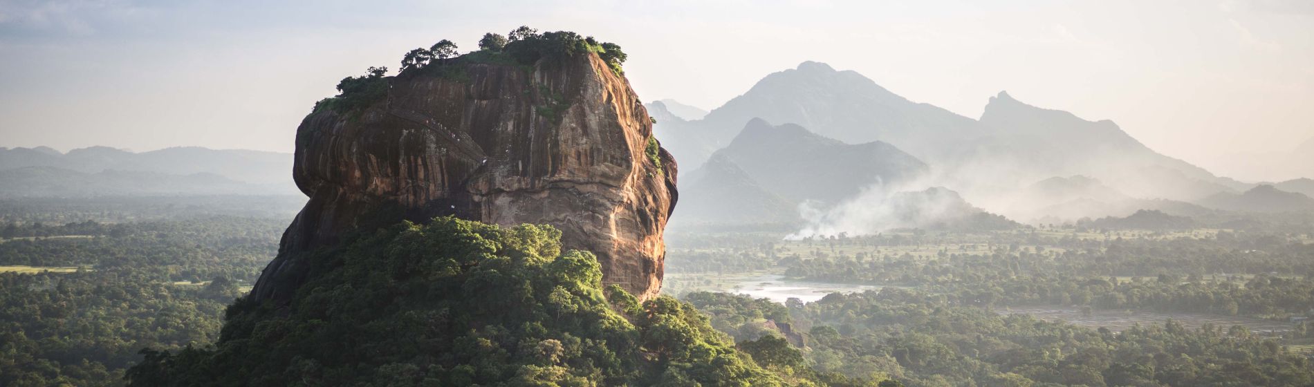 sri_lanka_-_sigirya_lion_rock.jpg